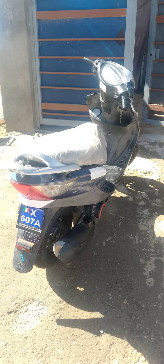 سلام عليكم شباب دراجه للبيع كامكو في تو نثيه 13مكفوله مكينته ما مفتوحه شلعه ومعدل خير من الله سعر600وبيه مجال قليل حك الجيه ***********هاذ رقمي بي واتساب
