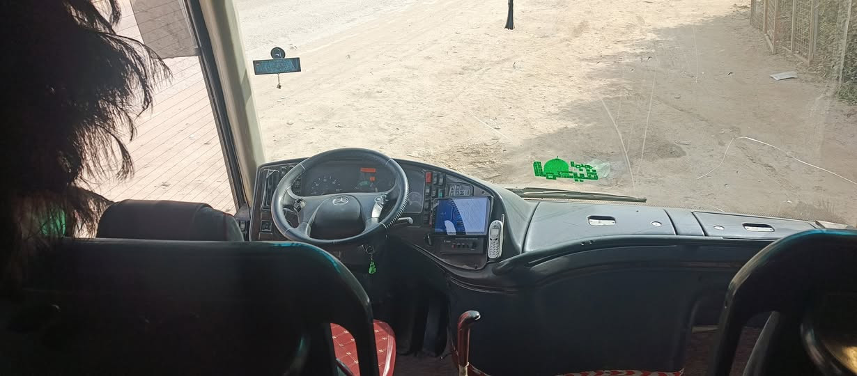 السلام عليكم باص للبيع 403 موديل 2007      ***********
