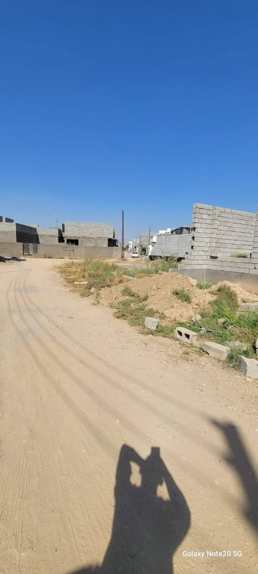 السلام عليكم
هيكل للبيع بدون سقف في بعقوبه خلف كلية بلاد الرافدين مساحة 150 متر يحتوي ع غرفين نوم وصاله و استقبال وصحيات يوجود كافه خدمات بسعر مناسب. الاتصال. ***********
