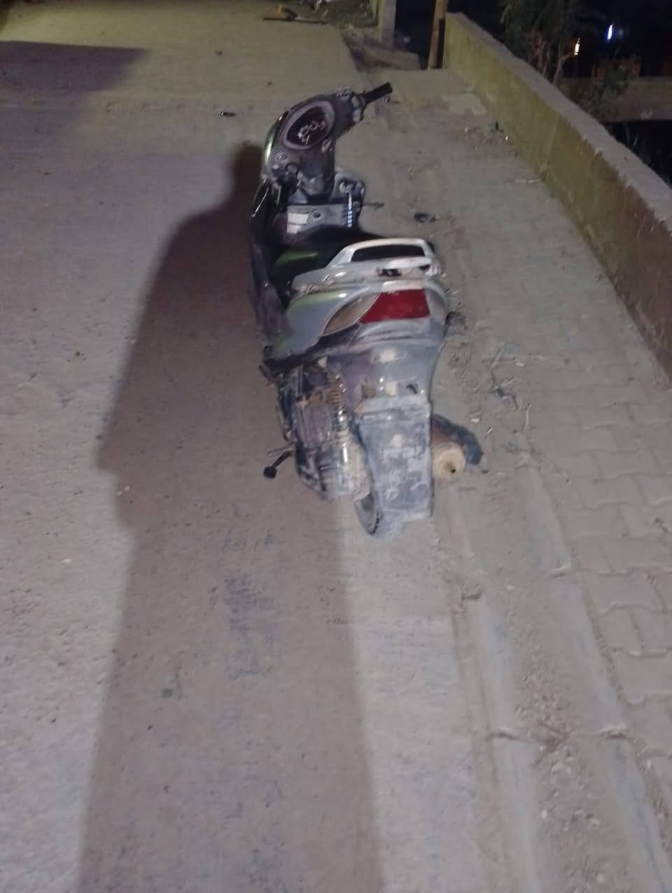 سلام عليكم دراجه لبيع مكينه فراشه  كابريته جديده السعر ٢٠٠ بيها مجال *********** رقم الهاتف مكان الهوير جسر الحديد
