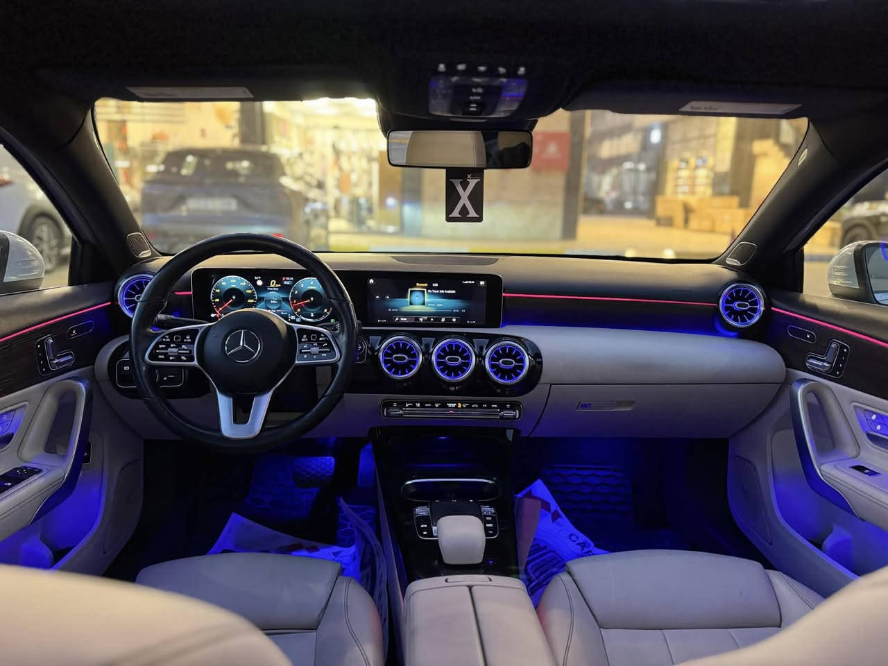 مارسيدس 2019 ماشيه 36 الف مايل تخبل وجديده
فولل مواصفات 
السعر 20800
الاتصال ***********
السياره جدا نضيفه
وحادث ناشره
العنوان حي الخضراء بغداد
