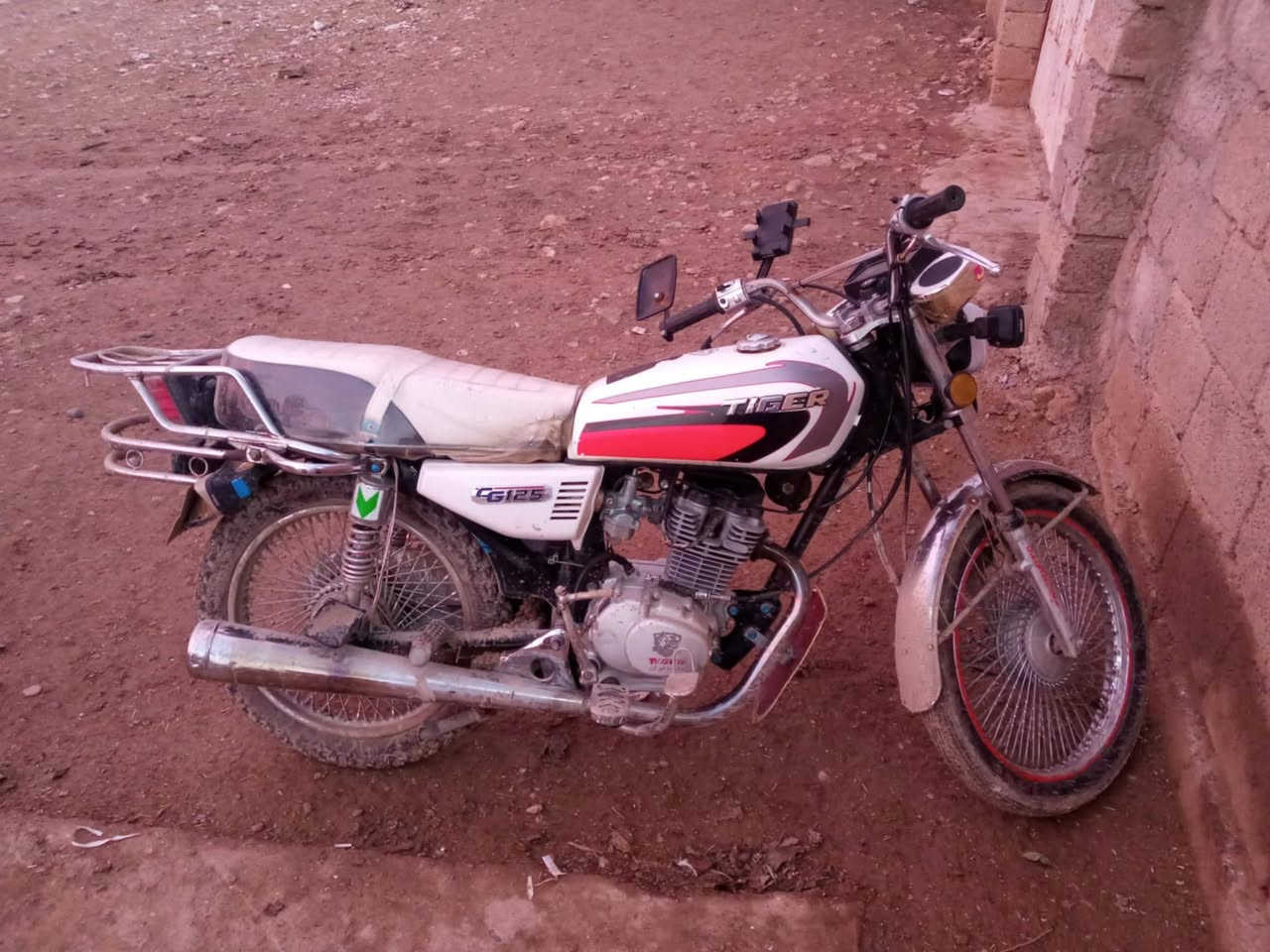 ماطور تايكر شرط كلو شقال مفتوح السعر 400 بي مجال قليل الشراي يتصل ***********
