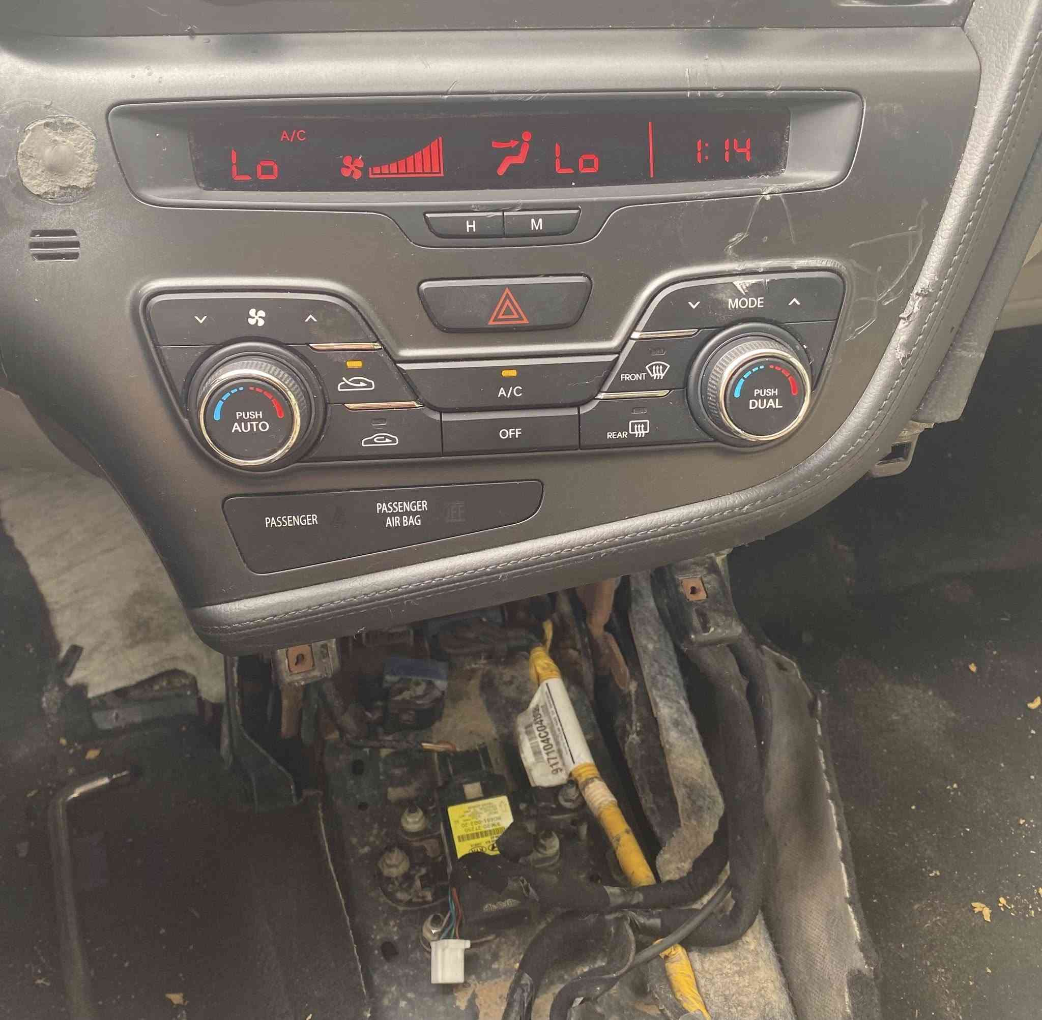 السلام عليكم للبيع كونترول مال حاويه السعر 75 اتصل ***********
