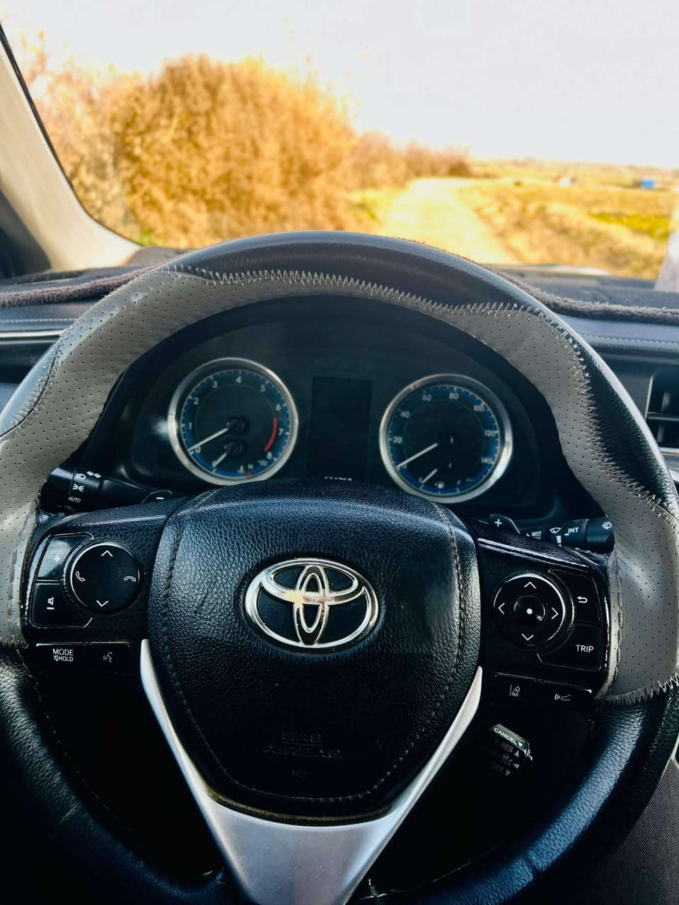 كورلا 2017 SE وارد أمريكي ترايك لمكة لون نفطي 
الضرر قطعتين بنيد حار وجاملق بارد معدل مابيها تبديل  تحكم ستيرن محرك وگير وشاصي شرط النضافة السعر 145 للاستفسار ***********
