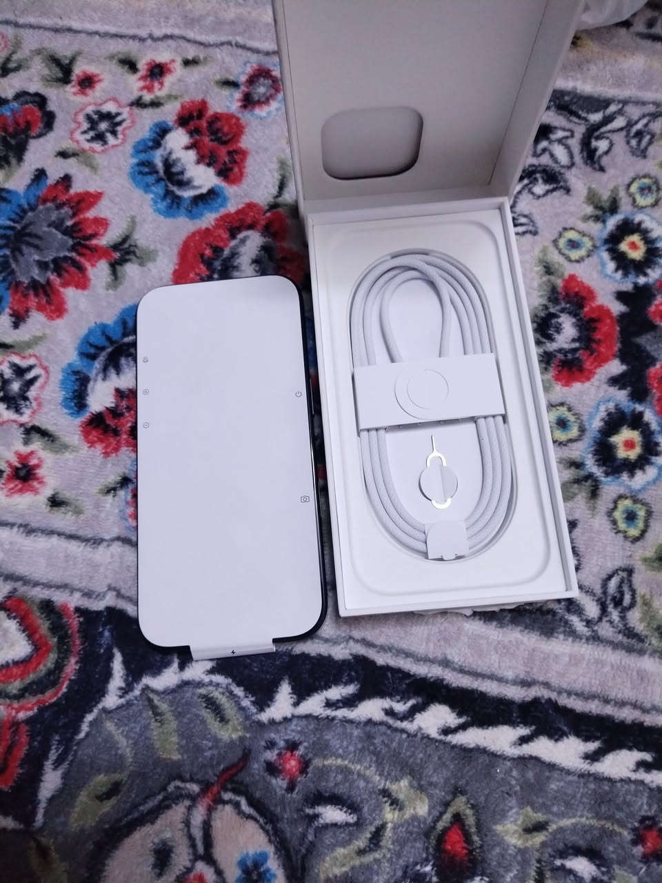 سلام عليكم ايفون 16 برو ذاكرة 256 جهاز ما مشتغل ابد فقط الليبل مالت الكارتونة مفتوح اما الجهاز ما مشتغل رسمي سعر مليون و 150 مكان مدينة الصدر ***********
