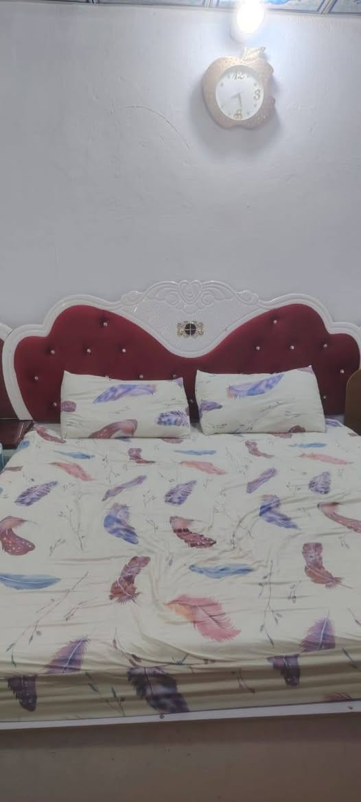 سلام عليكم 
 غرفه نوم بيع مستعجل...
عنوان كوفه... ماليزي..
8.   باب....

استفسار...
***********
