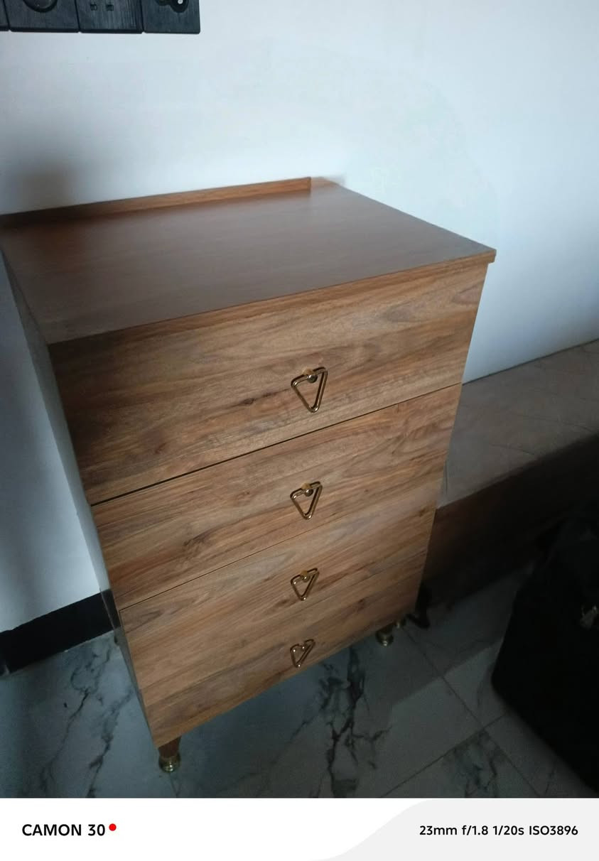 غرفة كاملة درجة اولى نضيفة  تركي السعر 650 الف وبيها مجال  للتواصل راسلني خاص.


**إذا كنت صاحب هذا الإعلان وتريد حذفه لأي سبب، رجاءا أرسل رسالة إلى الدعم الفني**