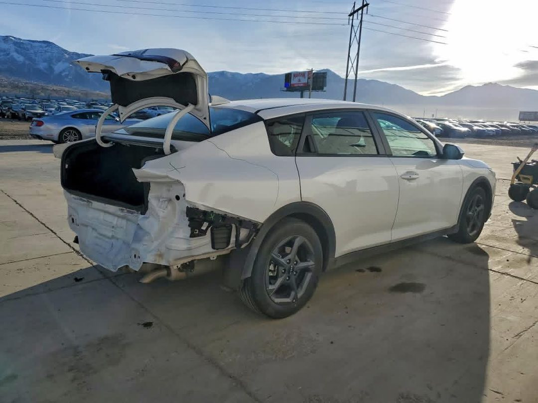 مزاد الإثنين 29-12-2025 
نوع السيارة : KIA K4 LX 2025
📌يمكن ادخالها على كتاب ذوي الشهداء📌
عداد المسافة : 12636 mi  
حجم المحرك: 4 سلندر 2.0
ناقل الحركة : اوتوماتك
الضرر كما موضح بالصور
✅للمزايدة على السيارة الموجودة في المنشور يرجى الحضور الى مكتب الجزيرة في الساعة الخامسة عصرا.
عنوان المكتب : موصل - الفيصلية -قرب مديرية المرور 
أو الاتصال على الارقام التالية👇👇👇
       ***********  ........  ***********  
       ***********  ........  ***********
الفرع  الثاني:
 جنوب الموصل معرض الحاج خالد اللجي: ***********
