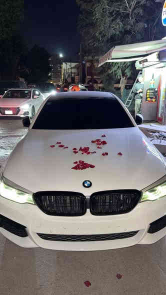 السلام عليكم 

BMW 520i
وكالة العروش 2020
السيارة جديدة نقص برغي مابيها 
سعر السيارة 29500$ وبيها مجال 
مكان السيارة بغداد البلديات 
*********** رقمي متواجد واتساب
