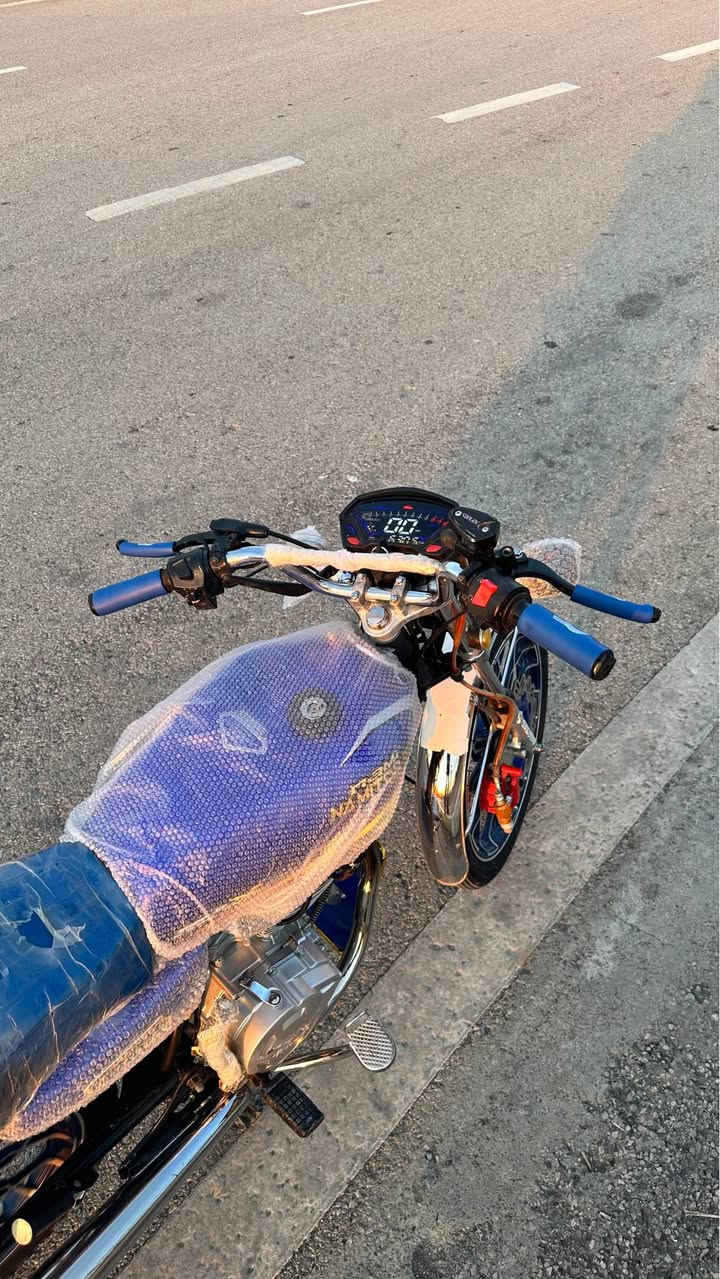 بسم الله الرحمن الرحيم﷽ مزخرفه  
سەرەتا بەناوی خوای گەورەی میهرەبان  سڵاوی خوا لەهەموو برایان نامی پڕۆی هۆنزدا مۆدێل ٢٠٢٥ بۆ فۆشتن مەکینە ٢٠٠  گێڕ و مەکینە و هەموو گیانی بەشەرت  خوار هەموو بازاڕ ئەیفرۆشم شوێنم سلێمانی نرخی ٦٧٠ هەزار و معامەلە
***********
Admin gull🌹 السليمانية, العراق
