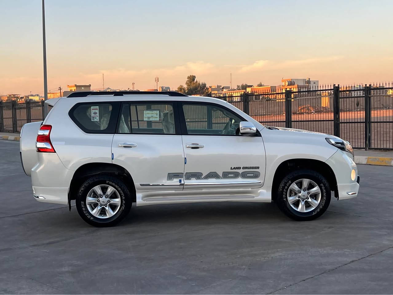 كوردى/عربي
تويتا پرادو موديل 2013 بي بوياغ و زور خاوينه زور تازه يه بي مه سروفه ناو زه رده 7 ريز كوشنه ته بريد مه ركه زيه شاشه يه كاميره يه سه لاجه يه كه له DVD ده بل اكسله مه كينه V6 گير و مه كينه و اكسل و ده بل اكسل و تحويل و غرامه به شه رت زور تازه يه و 200 هه زار روشتوه
نرخي 308 مجالي كه م
شوين كه ركووك
***********
***********

تويتا برادو موديل 2013 كثير جديد بدون مصروف دواخل بيجي 7 راكب تبريد مركزي  ثلاجة شاشة و كاميرا و راس الكشن DVD دبل اكسل محرك V6  بشرط تحويل و غرامه و محرك و كير و تبريد اكسل و ده بل اكسل 200 الف ماشي
سعر 308 مجال قليل
مكان كركوك
***********
*********** كركوك, العراق
