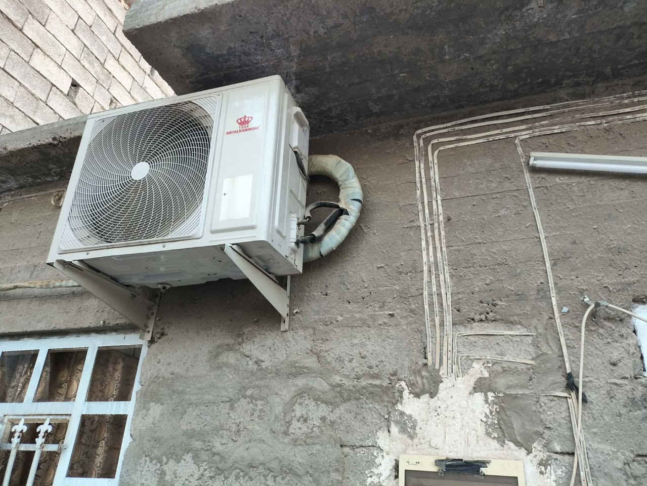 سبلت للبيع نوع رويال جديد مشتغل اقل من موسم. ناصبي بشهر التاسع الماضي. مال بيت بيع بسبب الحاجة. تجي بنفسك تشوف التبريد ماله. شرط
سعره 550 بي مجال. الي ما يعجبه المنشور يعبره
***********. واتس 
***********
