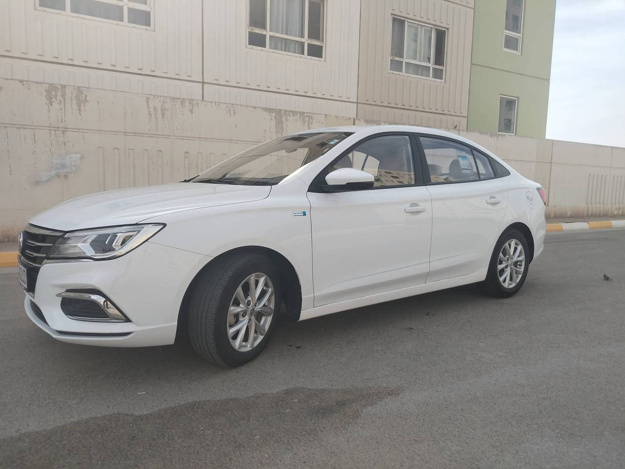 سلام عليكم للبيع MG 5 موديل 2024 رقم بغداد ماشيه 35 الف سياره مكفوله 
مدوشمه كشنات و ارضيه جديده جدا سياره
مكان سياره بغداد مجمع بسمايه
وسعر 99 ورقه بيها مجال (***********)
