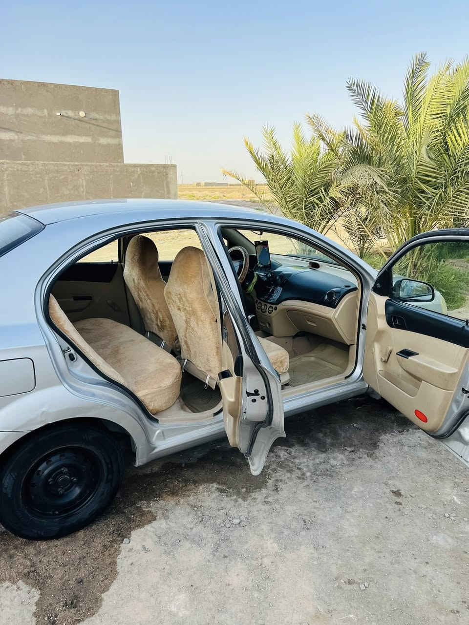 السلام عليكم افيو مديل 13مكفوله 
كير ومحرك 1600وتبريد شغال دواخله نضيفه شوفت عينك  سياره باسمي سنويه2030 وسونار موجود مكاني سماوه قضاء الخضر لل استفسار عل سعر 
اتصال عل رقم ***********
