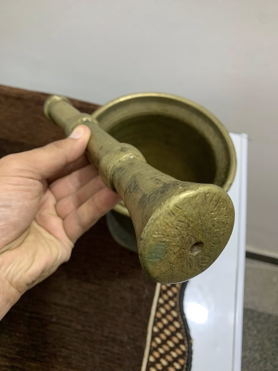 هاون اصلي قديم وزن ثقيل حجم كبير السعر 100 الف مكاني بغداد عامرية وعندي توصيل
***********
