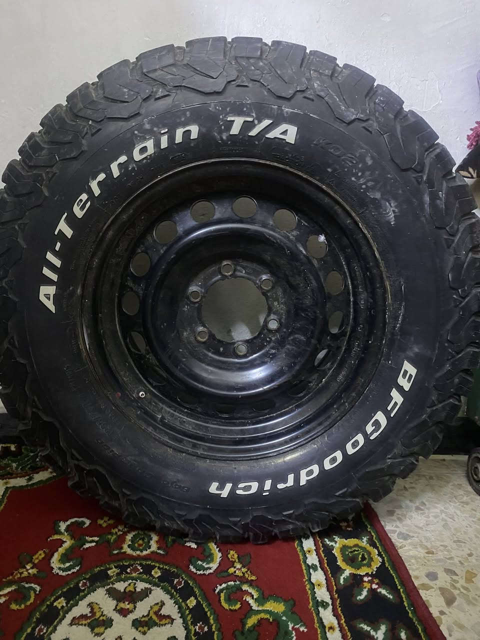 السلام عليكم درع وتاير البيع السعر 200 الف ***********
