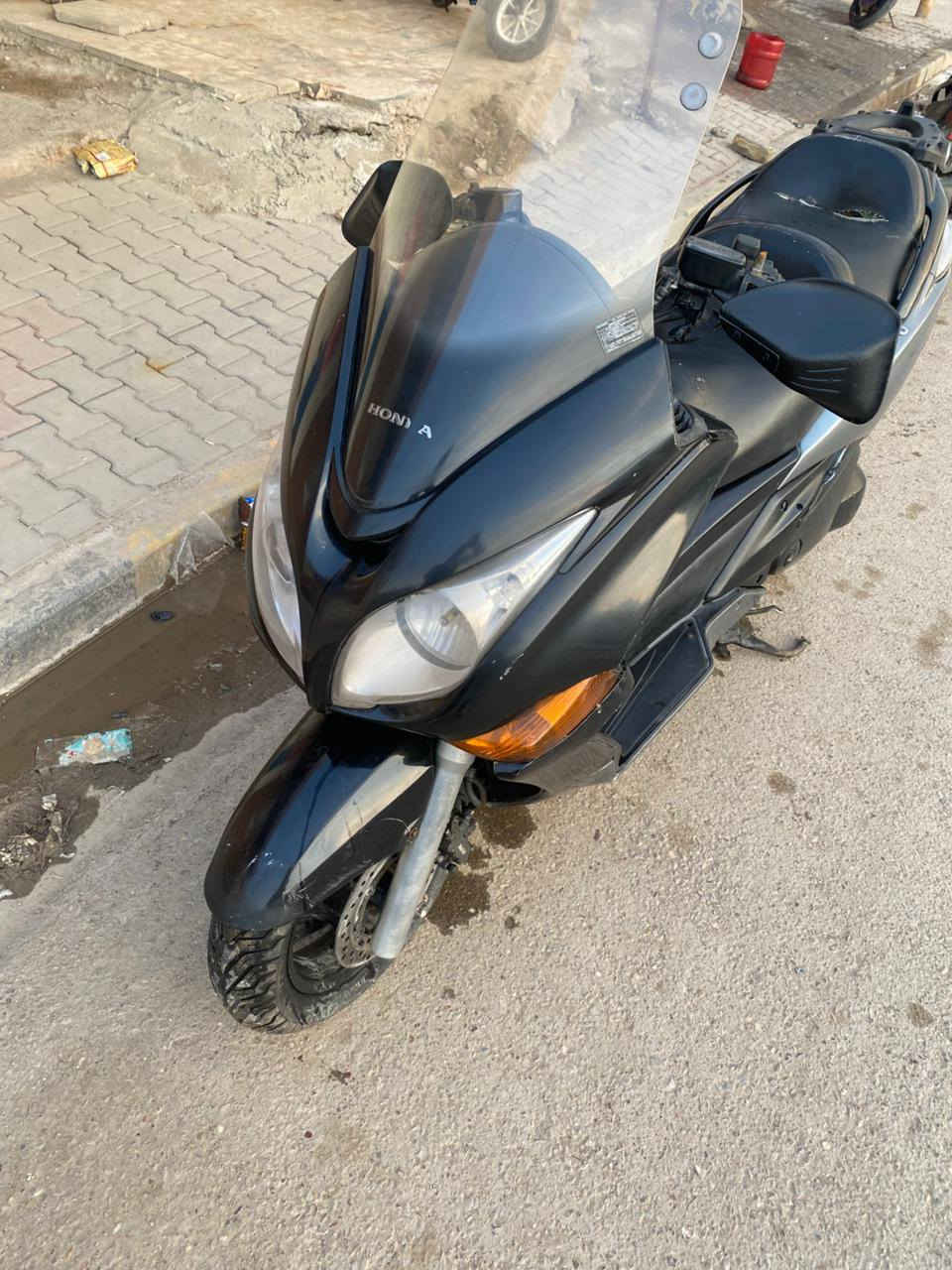 السلام عليكم للبيع او المراوسه باصغر  معه فرق
سلفر ونج جي تي 400cc
الدراجي كلشي بيها شغال  بدون اي نقص 
تركشن مود شغال 
تدفه يدات شغال 
لاتات زنون اصليه 
مكينه ناعمه مكفوله من التبخير ولتنقيص ولنضوح 
السعر ١٤٥٠ الف وبيها مجال بسيط 
المكان الشعب قرب سما بغداد ***********
