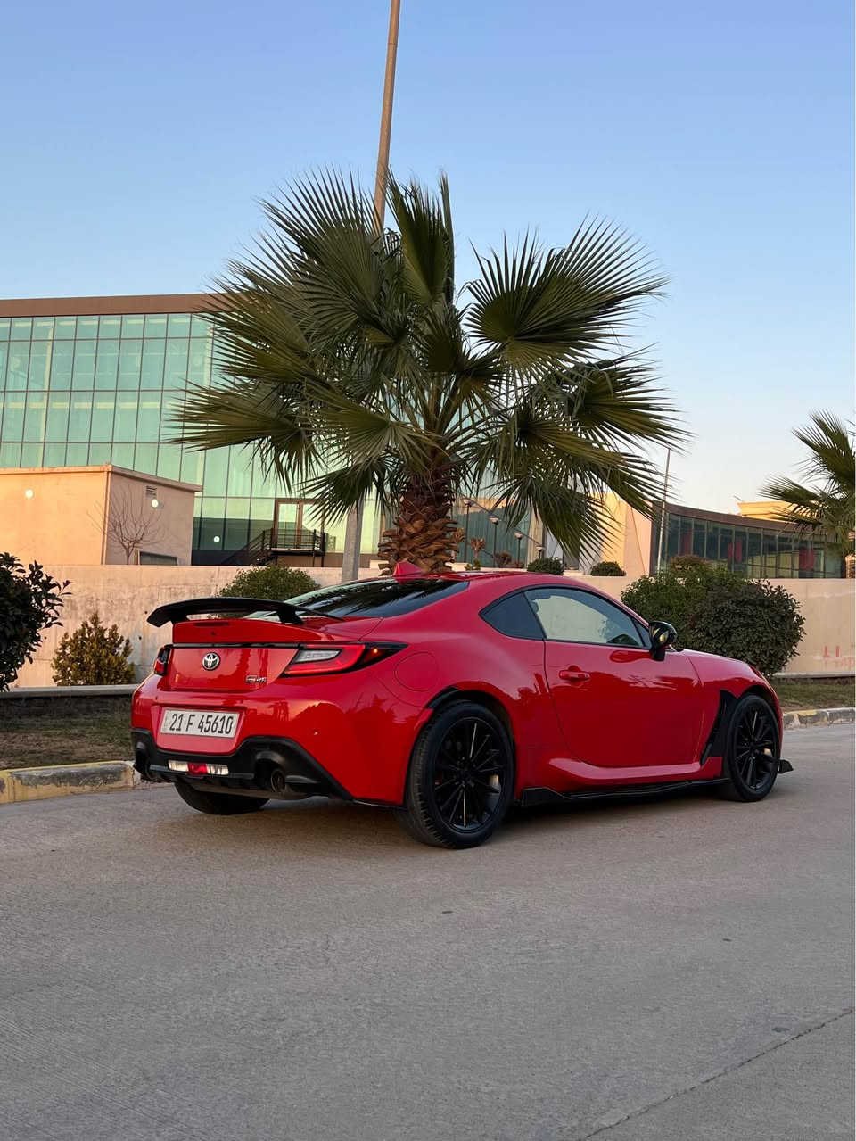 تويوتا gr86
Toyota gr2022
موديل 2022 رقم سليمانيه
مواصفات
كير اوتوماتيك
لدات بلاديه زنون
مكينه 2400
حصان230
كزوز رياضي بلاد
دواخل شامو
شاشه لمس
نقط عمياء
ويل ١٧ اسود لامع
سبويلر جماليه 
لحيات ودوسات اضافيه
مرايات جانبيه شفط
تحديد سرعه
رادارات اماميه حساسات اماميه خلفية
نظام دفع خلفي
ماشيه ٤٦ الف
طخم تايرات وباتري جديد
طخم امامي خلفي نظيف
الحادث 
ثلاث قطع اماميه بدون دواخل نهايا
هزة ورقم وسنويه جديد
سعر١٥٧$وبي مجال بسيط
تحويل وكاله شرط
مكان سياره دهوك
رقم تليفون ***********وبي واتساب
للبيع او مراوس رياضي او حسب قناعة أربيل, العراق
