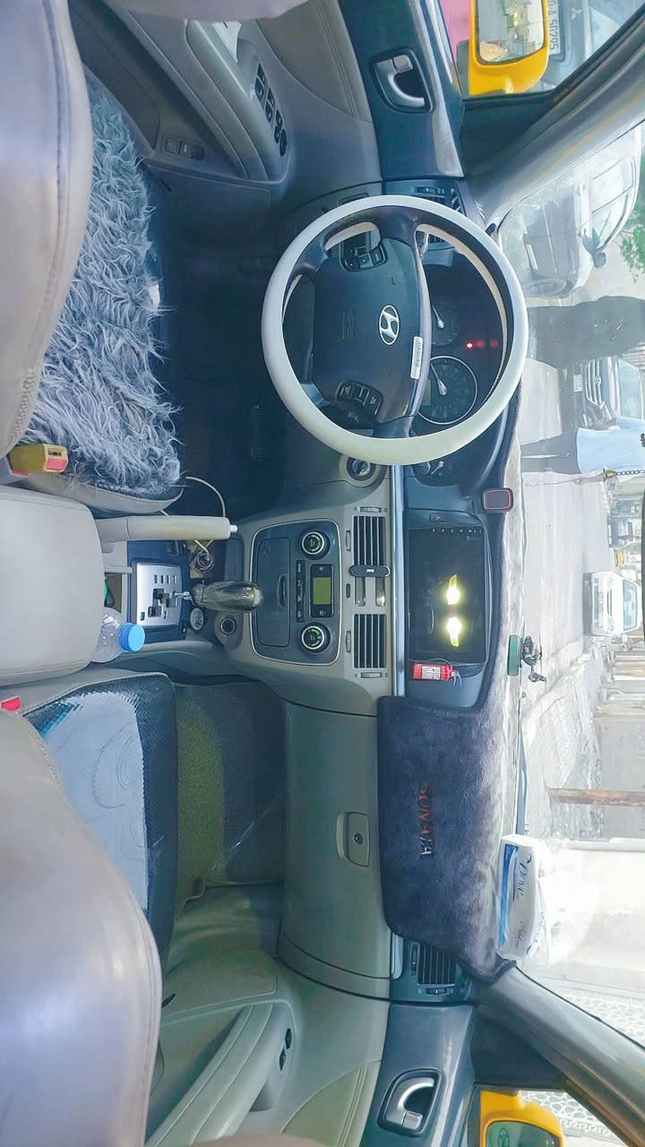 السلام عليكم 
سوناتا 
مكينه ..6 بيها منظومة غاز 60 لتر 
بسمي تحويل مباشر رقم انگليز
مصفره ماعليها غرامات 
سيارة جديده ليبل واحد حدث امريكا جاملغ الصدر امبدل 
لا لغد ولا شاصي 
تبريد 
تخم تاير 
دوشمه عام 
منظومة زنون عالي ناصي 
مكاني بغداد 
السعر ..75..
سيارة احله من الصور 
***********
سيارة جاهزه واحله من الصور
