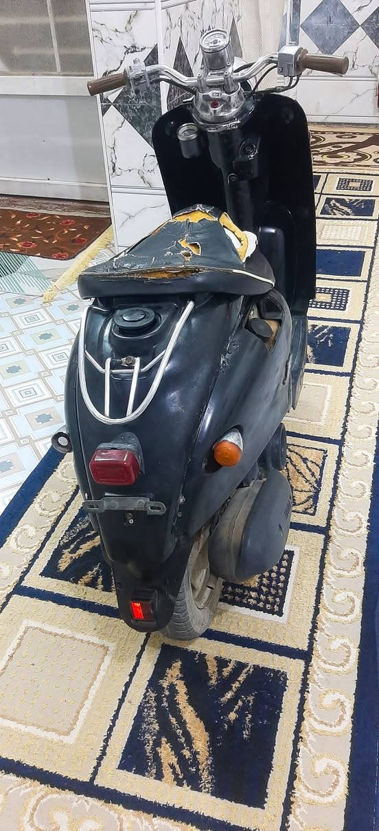 سلام عليكم
دراجه مصريه للبيع الدراجه نضيفه مكينه ناعمه جهازه ماناقصها اي شي  شغاله سلف وهندر لايت بكلايت اشاير عداد كيلو متر عداد بانزين كله شغال  [(عوزها فقط تلبيسه للكشن)]  السعر 150 مكان سوق الشيوخ
[(***********)واتساب]
