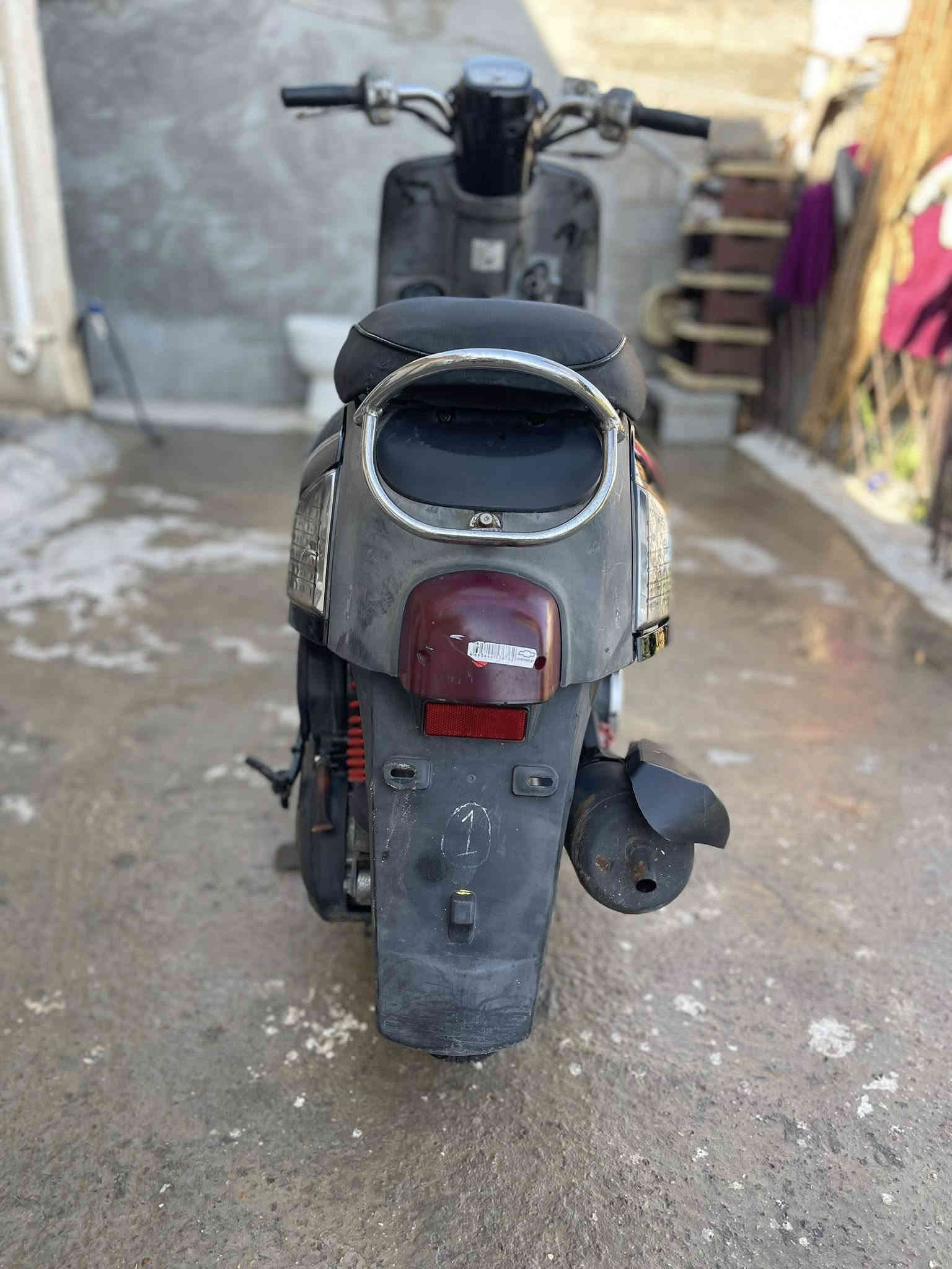 دراجة للبيع بوليس اي نقص مابيه كهربايات شغالة كله شلعة ومعدل نضيفة حلوة سعر 650بيه  مجال لطيبن مكان بغداد شعلة هاذ رقميه *********** متواجد
