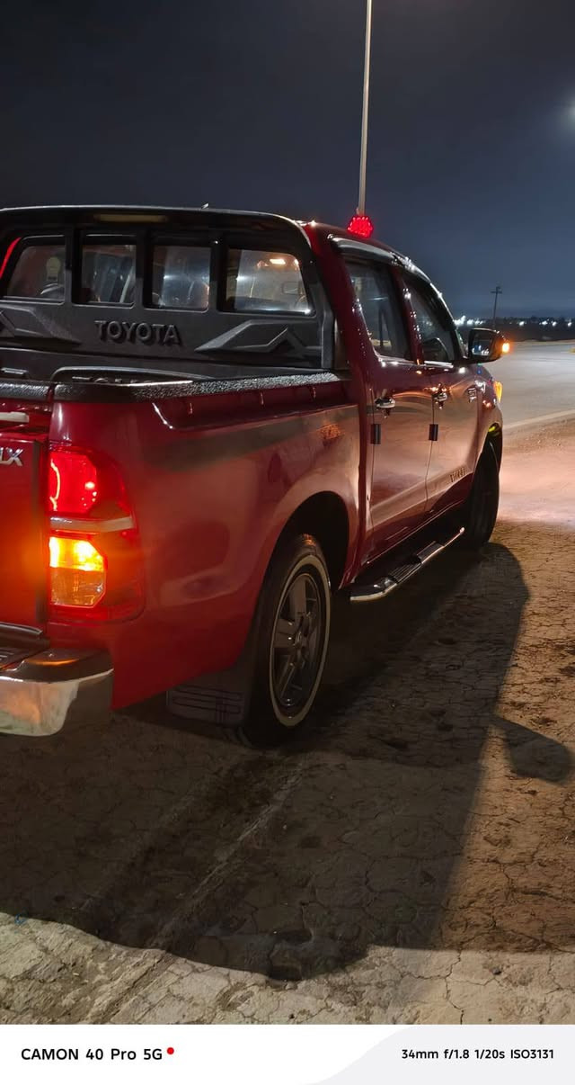 سلام عليكم للبيع بيكم هايلوكس 2013 مكفوله كفاله عامه
 كير محرك مكفول مامفتوح
 تخم تاير  
صدر جديد 
سياره بلاديه 
شاشه كامره 
حساسات
 تحكم ستيرين
  مكاني  خان بني سعد 
***********
