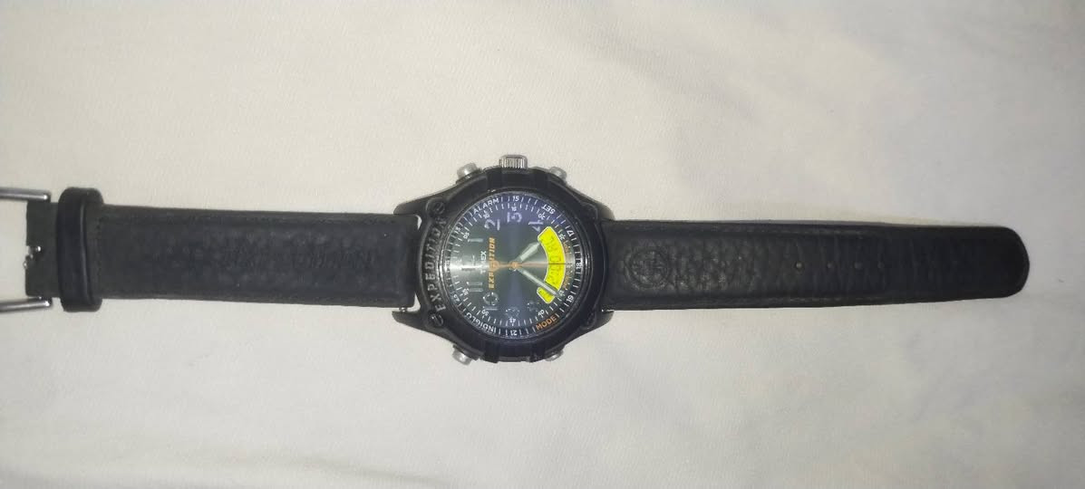 ساعة تايمكس إكسبدشن نظام العرض المزدوج (Ana-Digi) تقنية الإضاءة INDIGLO
مقاومة الماء: تصل إلى 100
قطر هيكل الساعة (Case Diameter): يتراوح بين 42 ملم إلى 45


**إذا كنت صاحب هذا الإعلان وتريد حذفه لأي سبب، رجاءا أرسل رسالة إلى الدعم الفني**