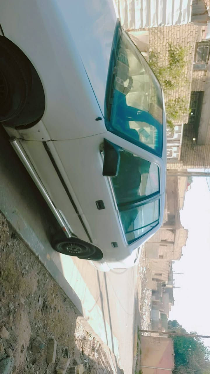 السلام عليكم هوندا اكسله موديل ٩٣كير مكينه  خير  من الله السنويه  بأسمي  هزه  جديده  السياره  معمره كهربائي كله شغاله تخم تاير  نضيف  مكان  السياره  حسينيه  الراشديه غير  متواجد  عالفيس  الرقم ***********    السعر 22
