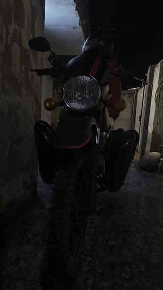 السلام عليكم بوكسر موديل 2022 لوحه سنويه انكليزي قادسيه تحويل ثاني يوم سنويه لل2030 كهربائيات كامله كله شغال مفتوحه مره وحده وتجفيت مضبوط الدراجه ما عوزها برغي والصور حديثات يعني مو قديمات ونشرتهن المكان الديوانية مركز *********** وتساب +اتصال
السعر 1800 وبيها مجال حك الجيه الما عاجبه السعر يعبر المنشور والرزق على الله
