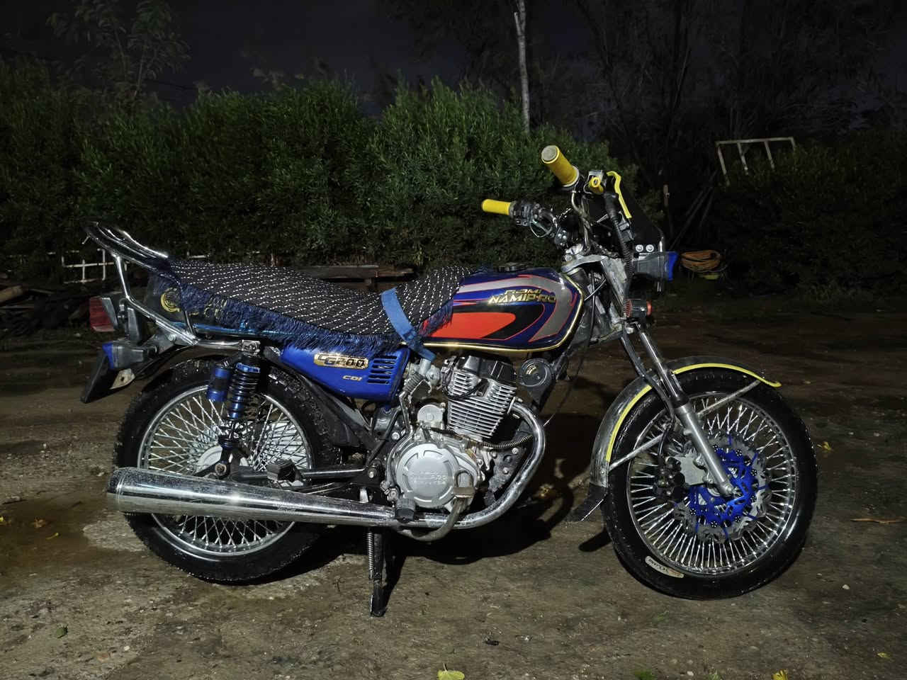 سلام عليكم دراجه نامي برو موديل 2025مكينه 200محسن اي عيب ما بي السعر 650 ***********
