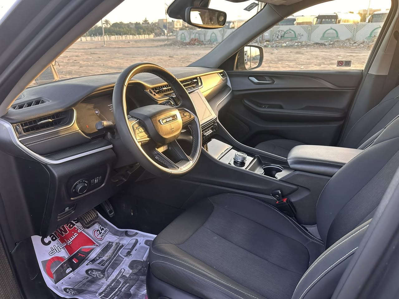 جيب لاربدو  موديل ٢٠٢٤وارد امريكي حادثهاجانبي  تبديل البنيد والجاملغ الامامي الأيمن بدون ضرر بشاهي او دواخل السياره ماشيه ١٧ الف السياره بحاله ممتازه خاليه من النقص سعرها ٢٨٠$ مكان السياره كربلاء الاتصال ***********
