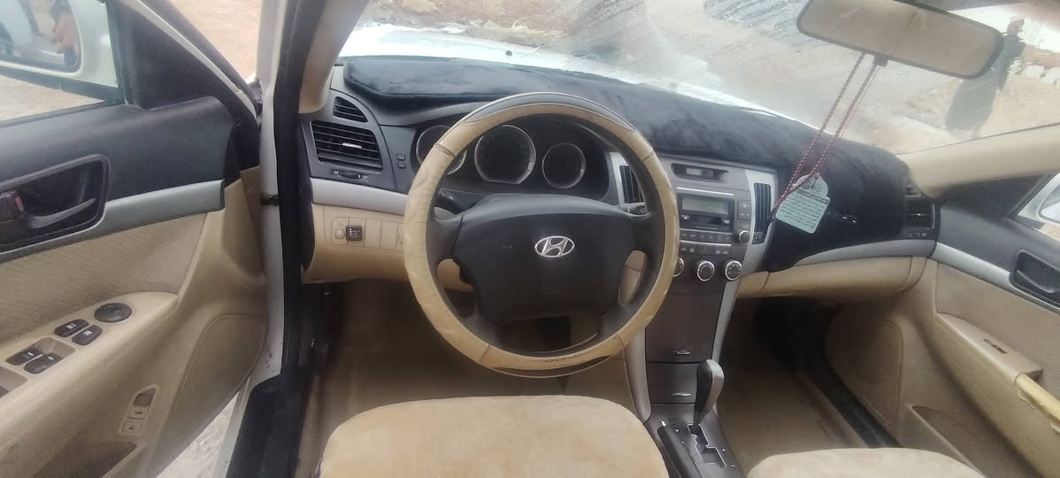 السلام عليكم
سوناتا ٢٠٠٩ خليجي سياره خير من الله حداديه جديده مكينه جديده مكفوله ٢٤٠٠ رقم بابل تبريد ثلج تخم  كير كله مكفول
منضومه غاز جديده 
بيها رشات صبغ مكانات
رقم بابل انكليزي
السعر ١٠٥
مكاني النجف الاشرف
الاستفسار

*********** 
تحويل ثاني يوم باسمك
