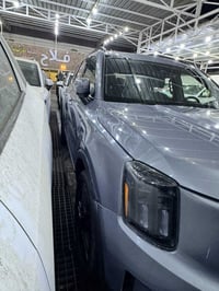 كيا تيلورايد 2023  فول مواصفات  تدفئة تبريد كشنات ودركة  فتحة  تحكم ست...