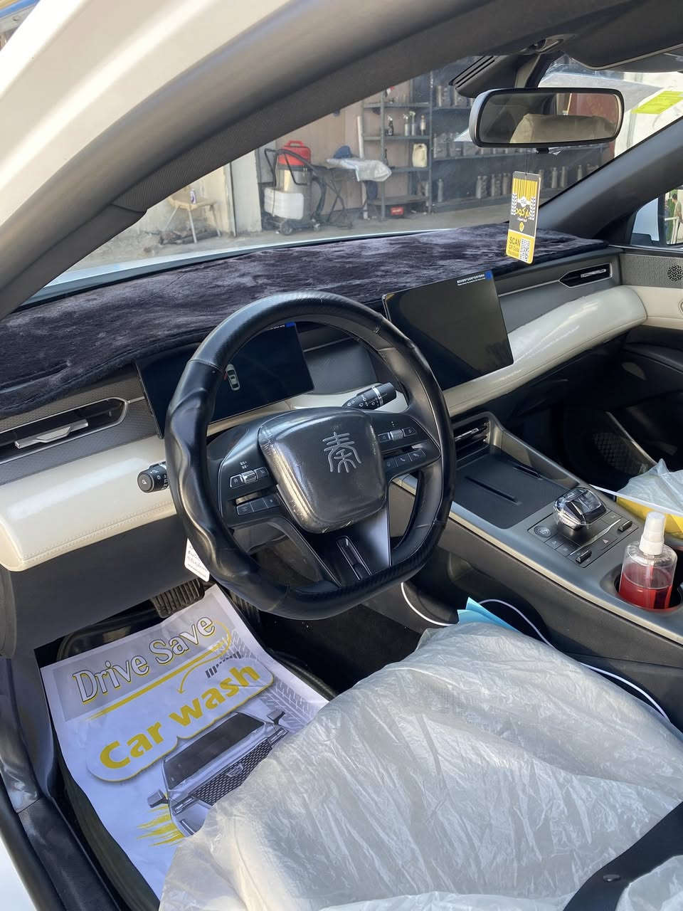 السلام عليكم
2025كن بلاص داخل ابيض 

وياه كارت شاحنه اصليه  ومغلفله لايلون حرامي للحمايه بالكامل وكاعيات ومدوشمه كشنات لايلون وغلاف ستين وغلاف بصمه وفرشه دشبول كنتارا وغراضه كامله 

ماشيه 12 الف بيه رصعتين صغار فقط حته ما مبينات 

السعر 17800 

مكاني بغداد / شاع فلسطين

***********
