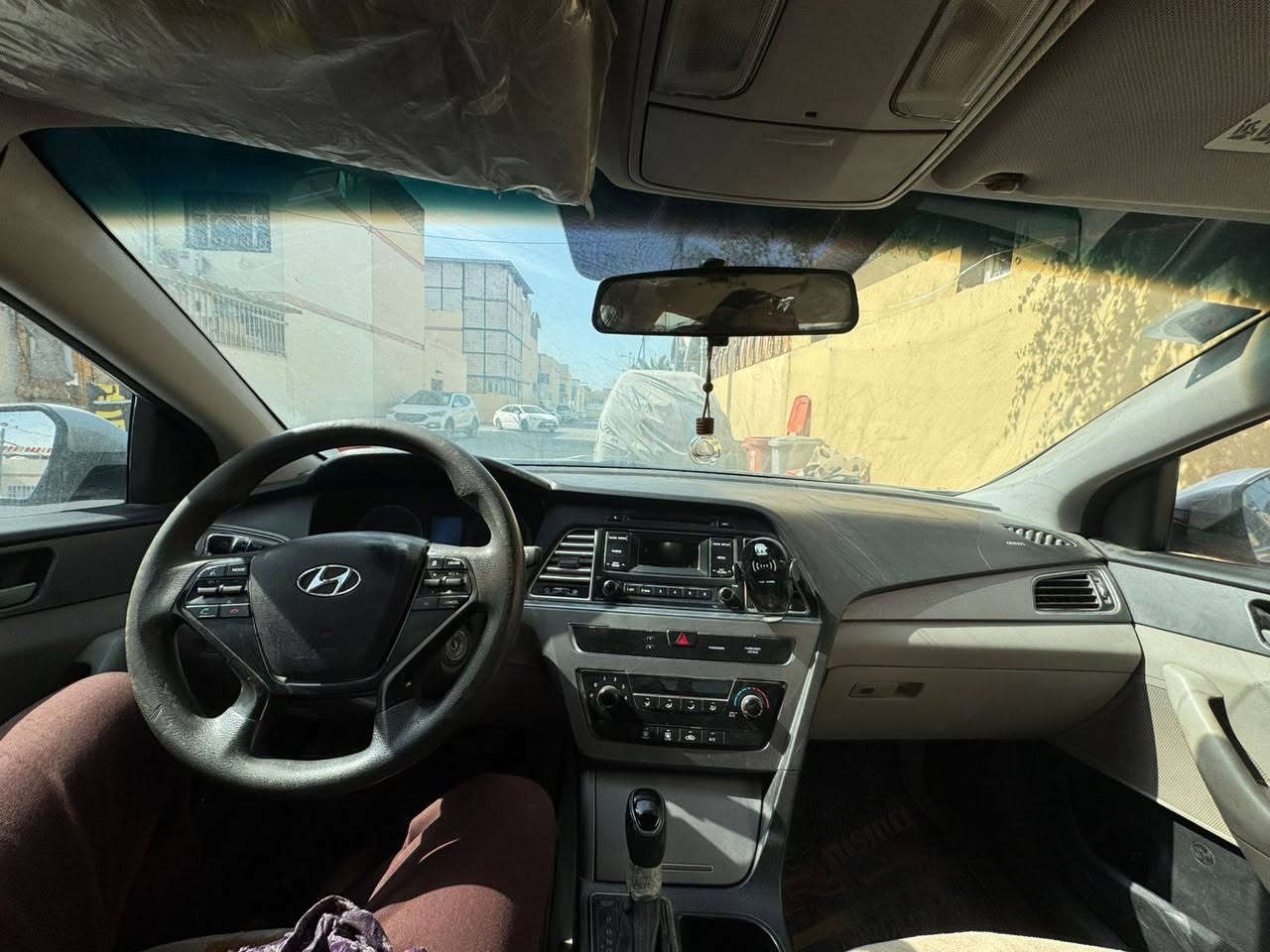 توسان ٢٠١٥ وارد امريكي للبيع كلشي موضح بالصور السونار وتكدر تجي تفحص بعينك السياره بقرية الغدير الأولى
التبريد يحتاج شغل ب٢٥٠ الف حتى لا اغشك مثل َاغشوني وشحنوا وبعد ٣ ايام خلص الغاز
سعرها ١٠٠ و رقه شده للاتصال *********** مامتواجد بالفيس
