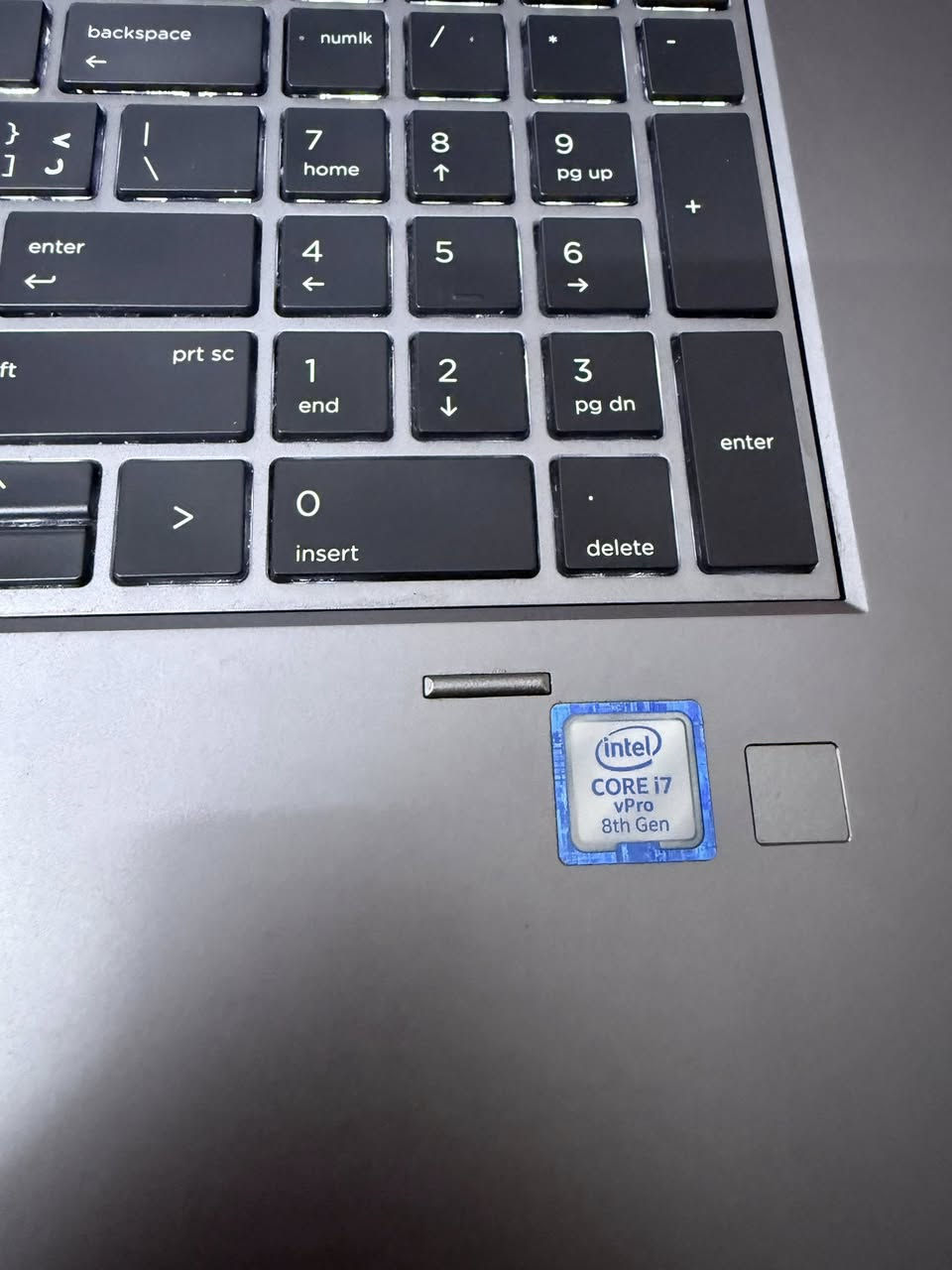 سلام عليكم لابتوب نضافه جيده جدا  حجمها كبير ٤٣ * ٣٠ كارت شاشه ٢         cr 7 جيل 8 استخدام جدا بسيط فقط للترويج لبيع خذته ٦٥٠ قبل شهرين قيم بل يرض بي الله وبل عافيه رقمي فقط واتساب (***********) فقط واستاب عنوان بغداد مدينه الصدر
