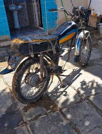 دراجه ناقصه محرك • بدون اوراق • بيه مجال