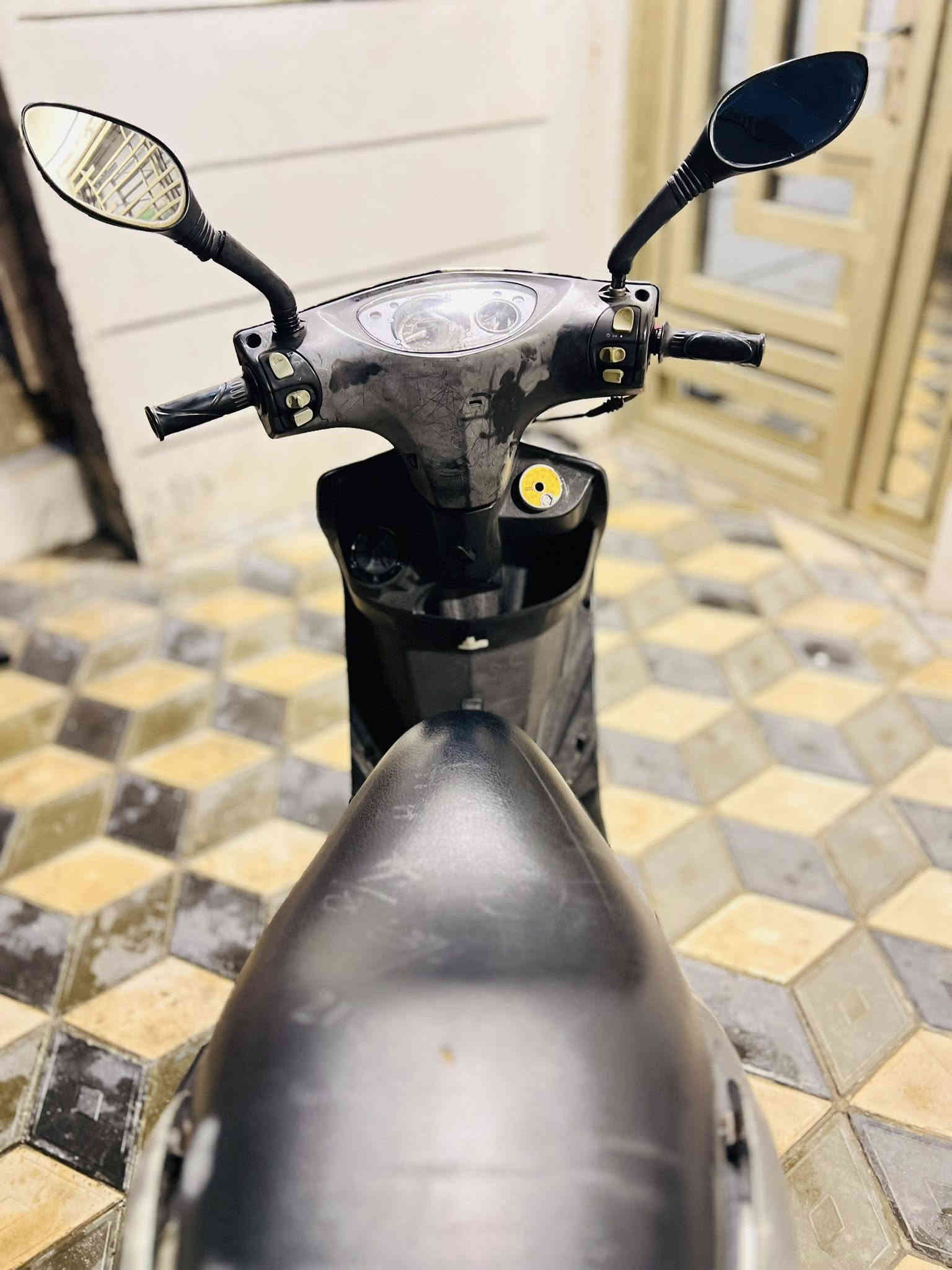 سلام عليكم دراجه ثعلب كابريتر نضيفه كفرات بلاديه كهربائيات شغاله كلها بس الايت عطلان مكينه ناعمه ماشاءالله السعر 650بيها مجال بسيط العنوان الكاضميه رقم***********
