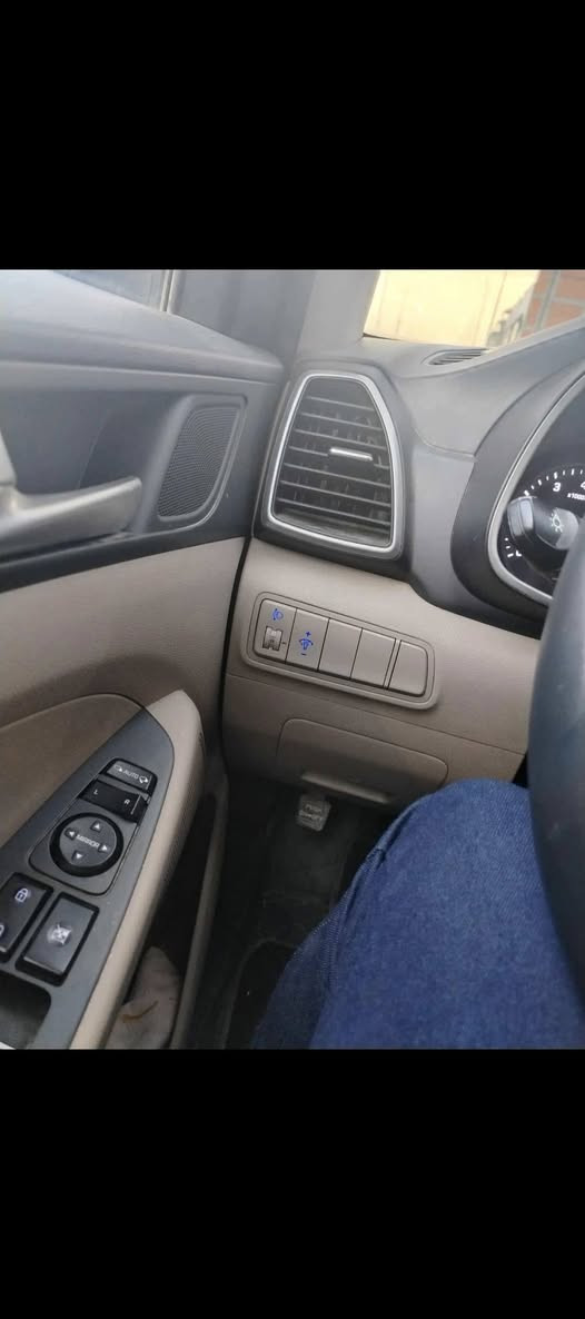 السلام عليكم توكسان للبيع موديل 19 بصمه سياره كلين بسمي سنويه شراي يتصل عل رقم *********** كركوك, العراق
