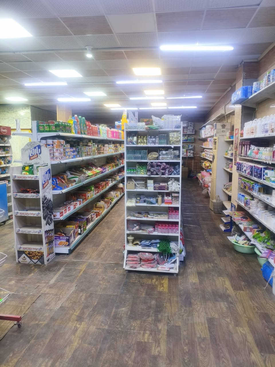 سلام عليكم اسواق للبيع 200متر 
كربلاء حي الوفاء الايجار 900
مع مطعم وجبات سريعه معزول 
تابع للمحل  يباع محل كامل 
او محتويات فقط
برادات عموديه 9. للمحل
مجمدات  بطحيه11  المحل 
السعر الكلي 28 مليون معه مجال بسيط

***********
***********
