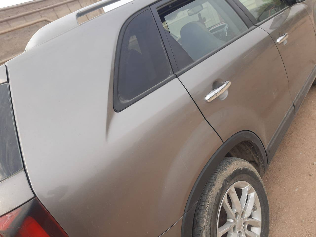 السلام عليكم سورنتو 15 للبيع شاملغ وبنيت اربعه استندر خمسه راكب سياره فول مواصفات ***********
