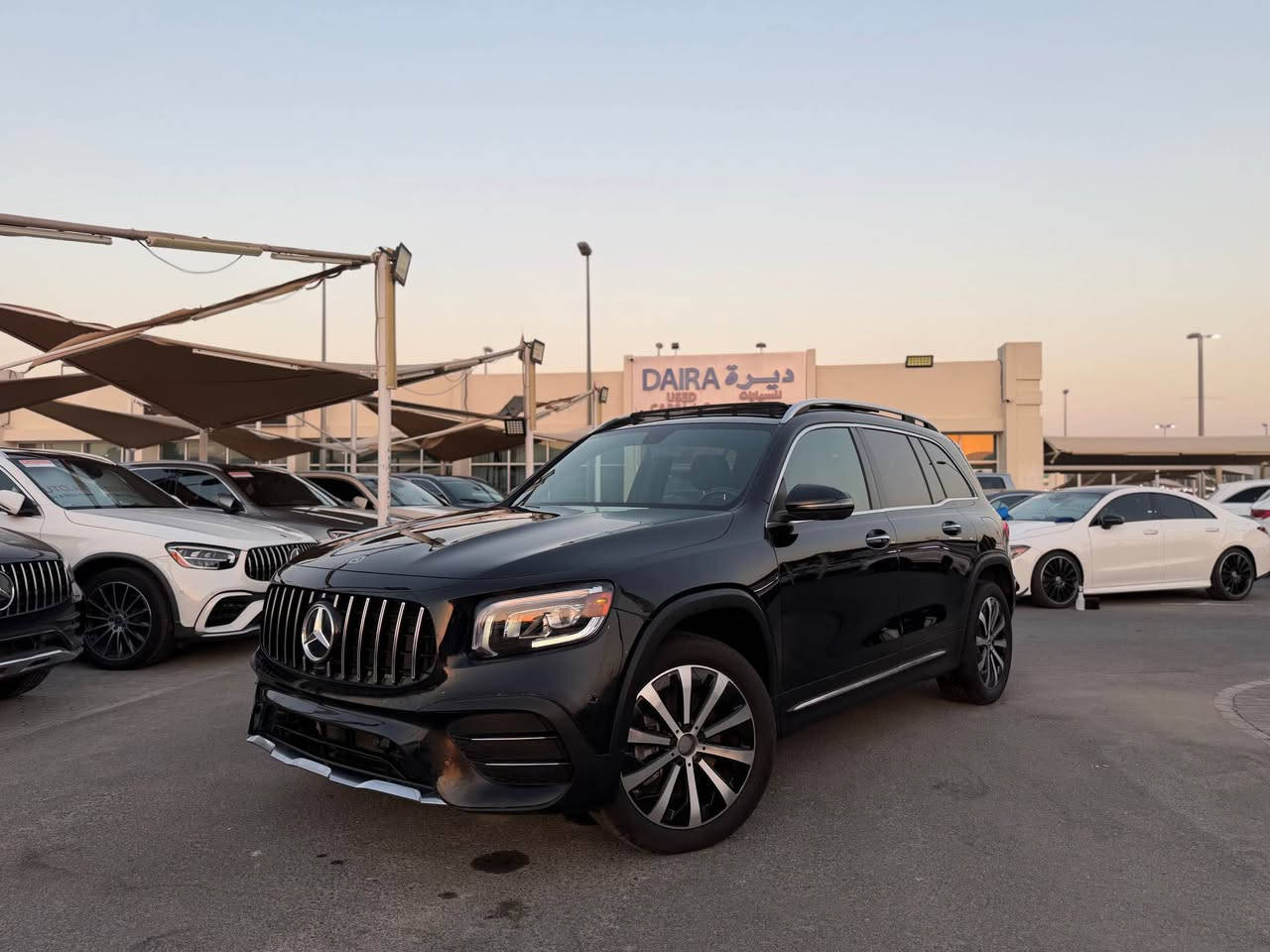 مرسيدس GLB250 موديل 2021 4MATIC
فل المواصفات – ممشى 30,000 كم فقط.
سيارة SUV فاخرة تجمع بين الأداء العملي والفخامة، مزودة بمحرك 2.0 تيربو ونظام دفع رباعي 4MATIC، مع داخلية راقية، شاشة MBUX، كاميرا 360، بانوراما، إضاءة داخلية محيطية، مقاعد جلد كهربائية مع الذاكرة، ونظام دخول وتشغيل ذكي. السيارة نظيفة وجاهزة للاستخدام.  
2021 Mercedes-Benz GLB250 4MATIC
Full Option – Only 30,000 KM.
A luxury SUV that offers comfort, performance, and practicality. Powered by a 2.0L Turbo engine with 4MATIC all-wheel drive, featuring the MBUX infotainment system, 360° camera, panoramic sunroof, ambient lighting, power memory leather seats, and keyless entry/start. Low mileage, well maintained, and ready for its next owner. الشارقة, الإمارات العربية المتحدة


**إذا كنت صاحب هذا الإعلان وتريد حذفه لأي سبب، رجاءا أرسل رسالة إلى الدعم الفني**