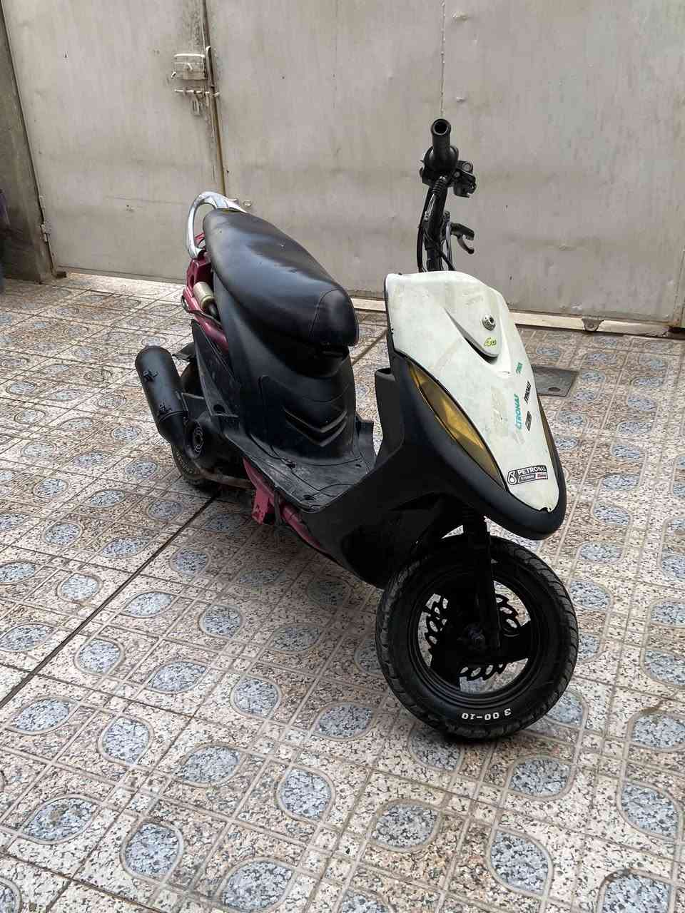 السلام عليكم للبيع شغاله سلف هندر عدله شاصي صبغ حراري دراجه حلوه رقمي*********** مكاني ديالى الخالص هبهب
