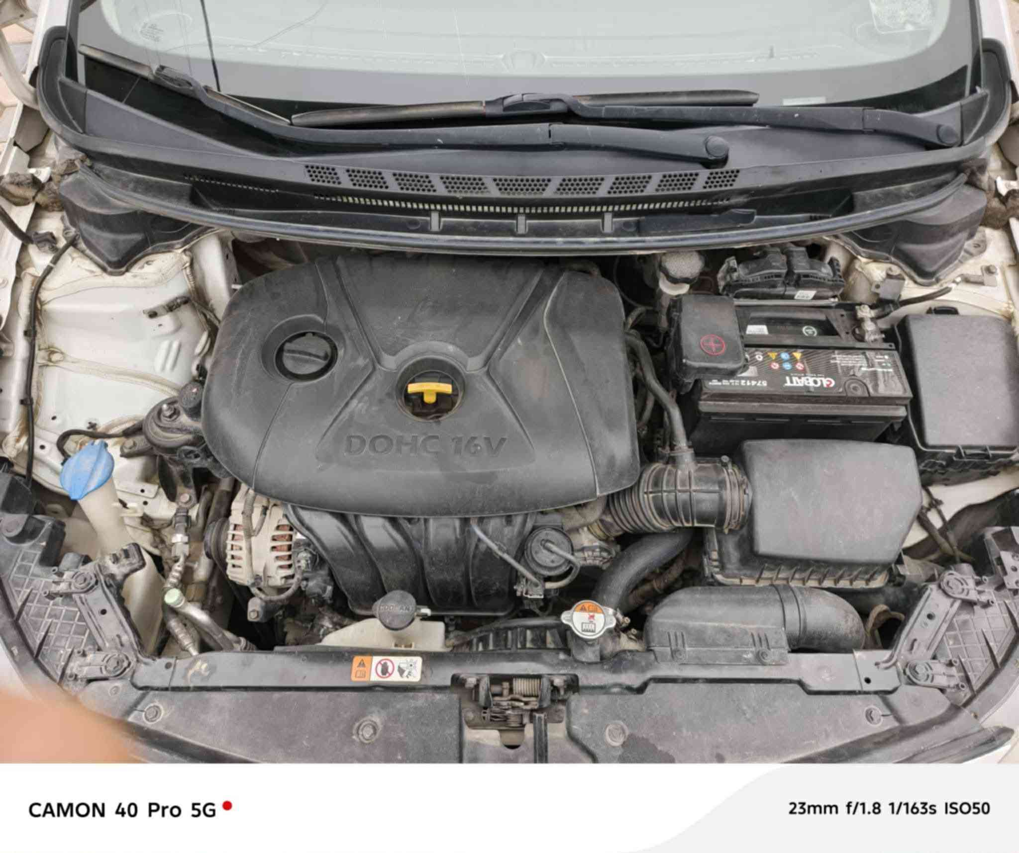 السلام عليكم للبيع سيراتو موديل ٢٠١٤ خليجي مكينه ٢٠٠٠ رقم واسط ومكانه واسط قضاء الاحرار  سياره جاهزه من كلشي وسوناره مرفق مع الصور ومراوس حسب القناعه   والاستفسار ع الرقم ***********
