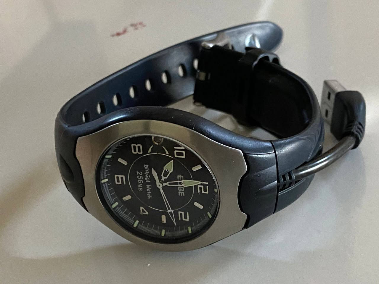 ساعه ياباني اصلي باله USP الساعه تحتوي على ذاكره 256 وتكدر تخزن بياناتك الخاصه بالساعه نظافتها عاليه وبيها مميزات اخرى شغاله الساعه مضبوط سعرها 65 الف


**إذا كنت صاحب هذا الإعلان وتريد حذفه لأي سبب، رجاءا أرسل رسالة إلى الدعم الفني**