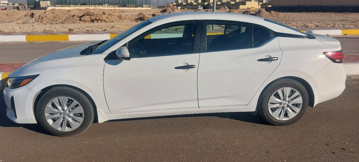 نيسان سنترا 2025 وارد امريكي بدون رقم دخول جديد ماشية: 8000 الضرر صبغ راس البنيد فقط 
صاحب السيارة *********** خابر او وتساب
السيارة موجودة بالانبار
