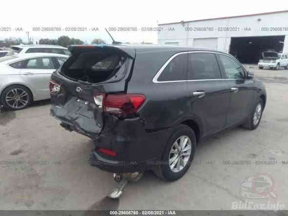 السلام عليكم 
بعد إذن الأدمن المحترم 
عندي سيارة 🚔 كيا سورنتو موديل2020 
وارد أميركي الحادث خلفي فقط باب الصندوق 
محرك 6 سلندر 
كير ثمانية نمرة
 مقاعد جلد 💺 7 راكب 
كامرة دوارة تدعم أبل كار بلي + أنرويد 
حساسات خلفية
بروجكترات أمامي 4 عدسات 
حاكية بالسقف🗣
كروز سرعة
شاشة أعطال
تحكم أستيرن جهتين
سويتج مو بصمة
بدون فتحة سفق
تبريد + تدفئة
تخم تاير جديد🛞
باتري ٩٠ أمبير جديد

ماء الراديتر بعدة مال الشركة

{شرط غرفة السيارة بعدها جديدة}

((ترايها شرط زيروو))✈️

((سعرها  175$))

ملاحظة// صار بيها صبغ بالعراق جاملغ جهة السائق بدووون دواخل 

العنوان // بغداد حي البنوك
 قرب الكنيسة
التواصل على الارقام فقط👇👇👇
[[موبايل:*********** //***********]] بغداد
