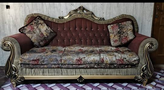 السلام عليكم 
تخم 8 مقاعد نظيف
سعره 200الف وبي مجال 
يوجد واتساب*********** 
العنوان /الحريه الثانيه مقابل المستشفى الدولعي
