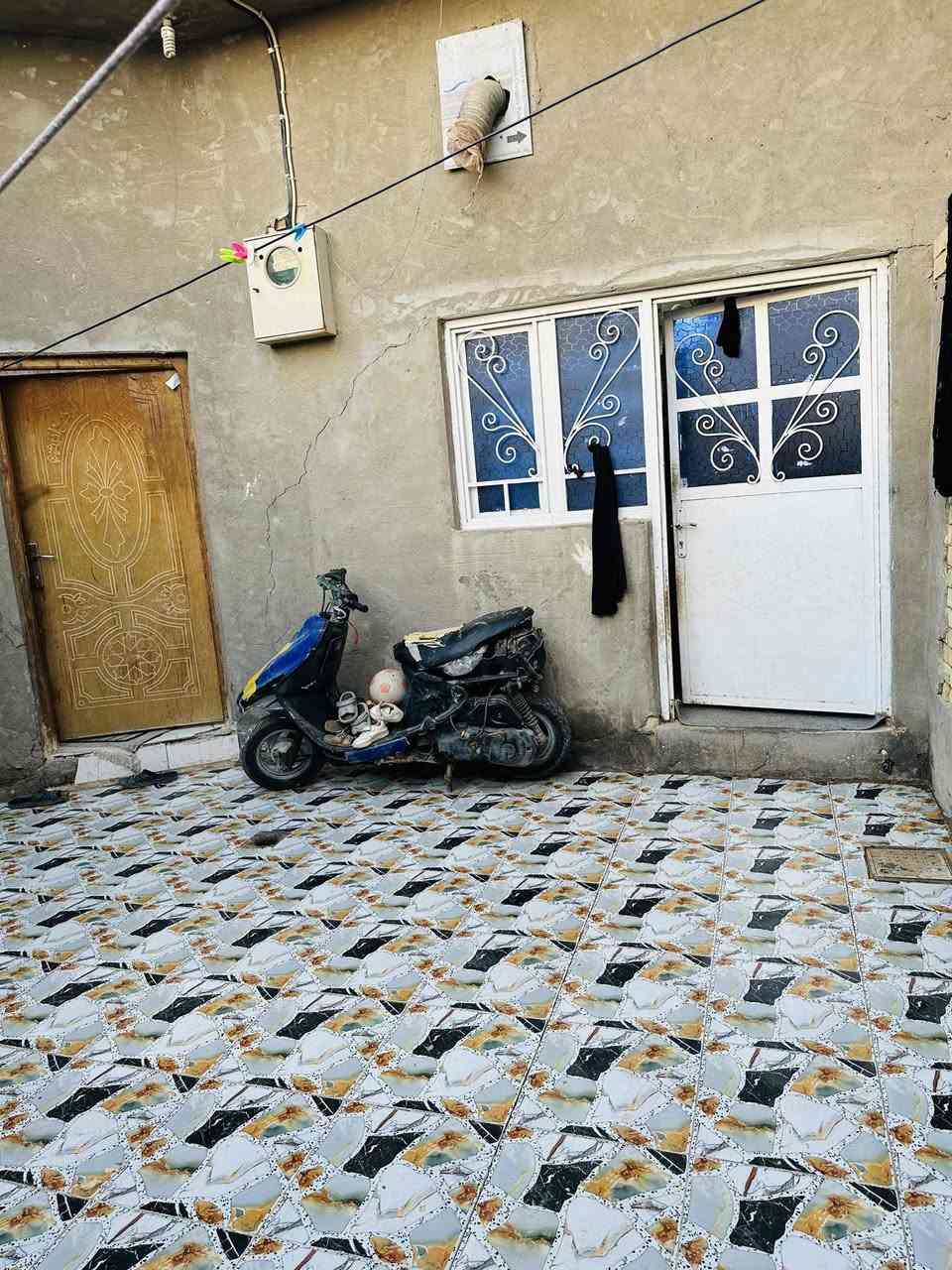 السلام عليكم ورحمة الله وبركاته
بيت للبيع المساحة [150]
موقع البيت ركيوه رقم القطعة ٢٠٣ المربع الاول 
محتويات البيت : 
غرفه عدد 2
صاله 
مطبخ 
استقبال 
حمامات خارجيه 
للاستفسار اكثر الاتصال ع الرقم 
‭٠٧٨٠٢٧٥ ٨٣٥٧‬
