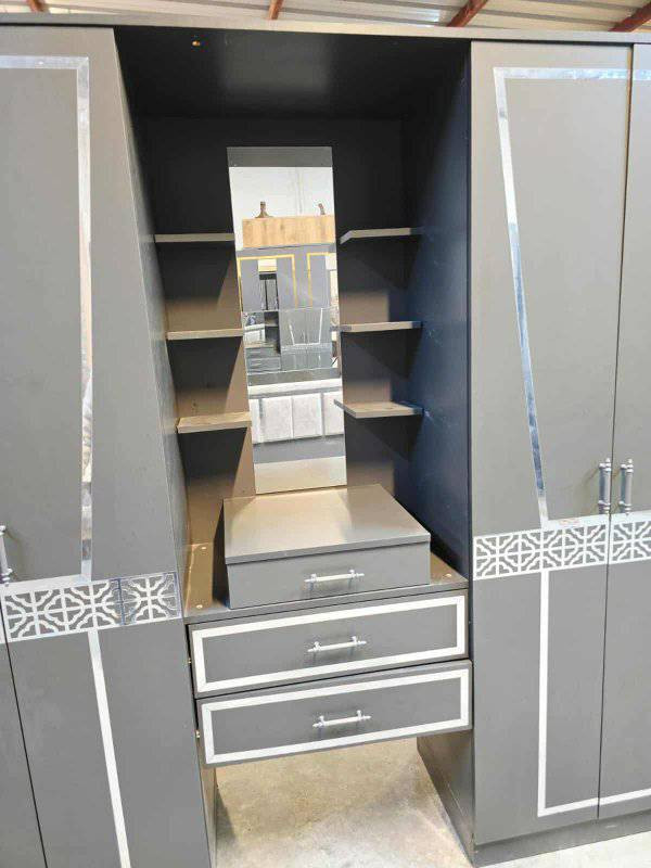 غرفة نوم مستعملة🇹🇷
 نضافة90 ٪💯
عدد القطع / 6 
نضام / أبواب 💢 
سعرها / 575 💸
شد ونقل داخل بغداد مجاني🚛
يوجود توصيل محافضات 🚛


**إذا كنت صاحب هذا الإعلان وتريد حذفه لأي سبب، رجاءا أرسل رسالة إلى الدعم الفني**